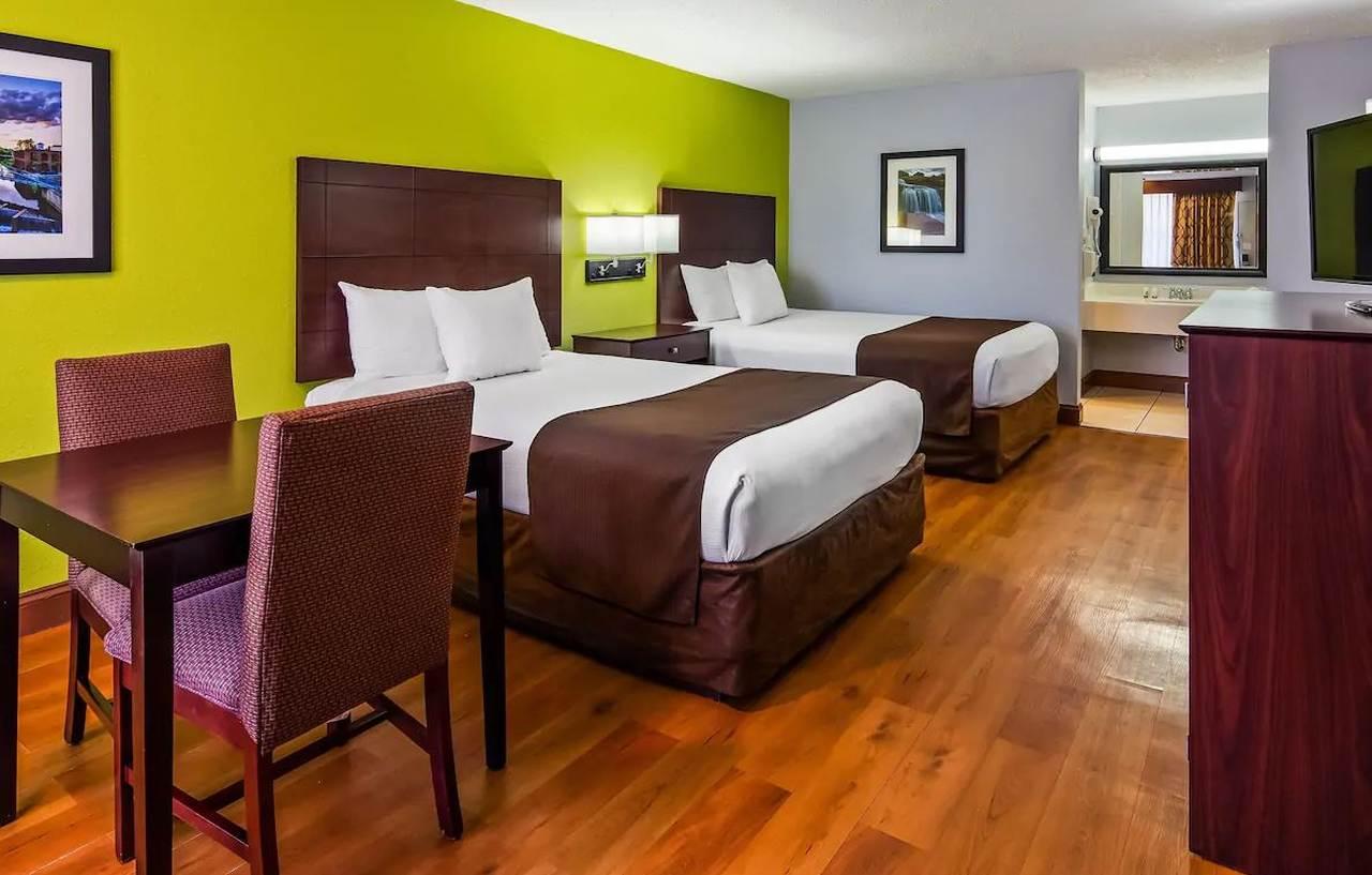 Best Western Greenville Airport מראה חיצוני תמונה
