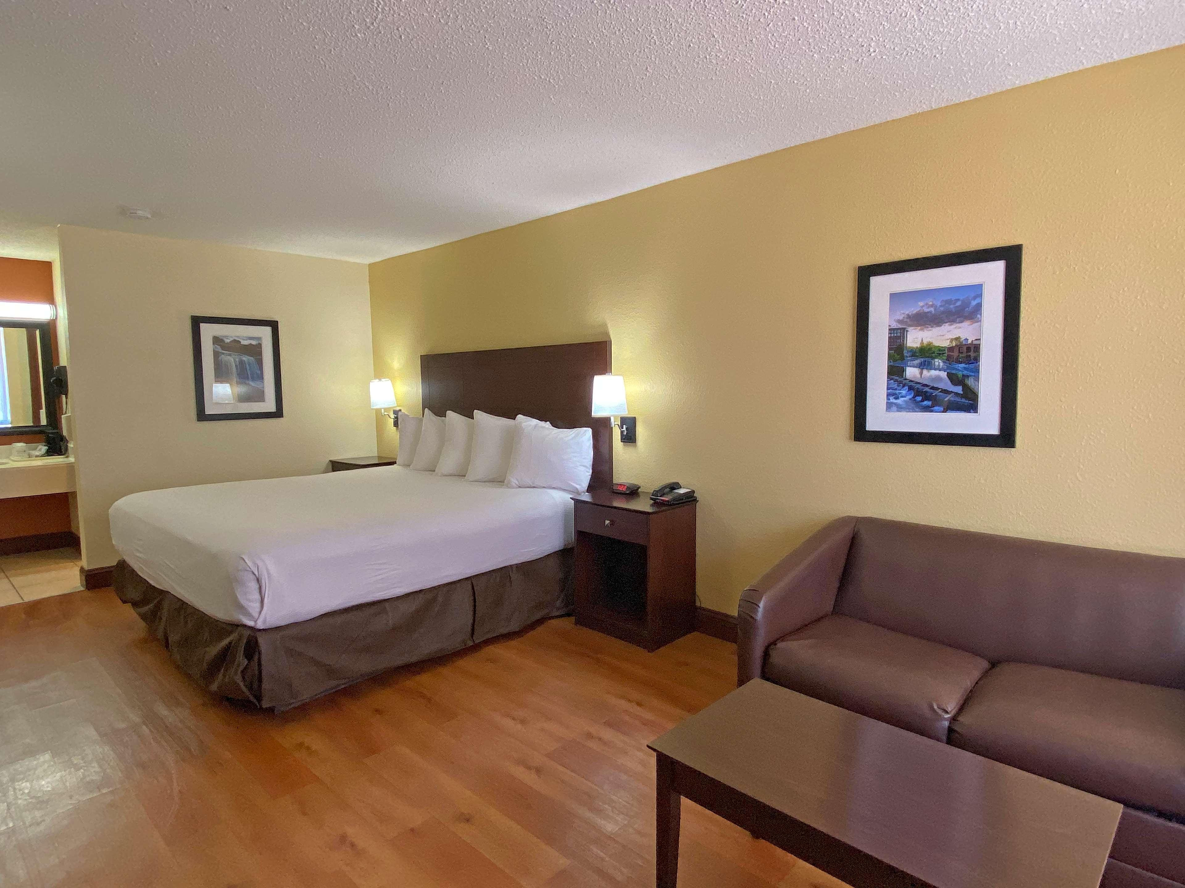 Best Western Greenville Airport מראה חיצוני תמונה