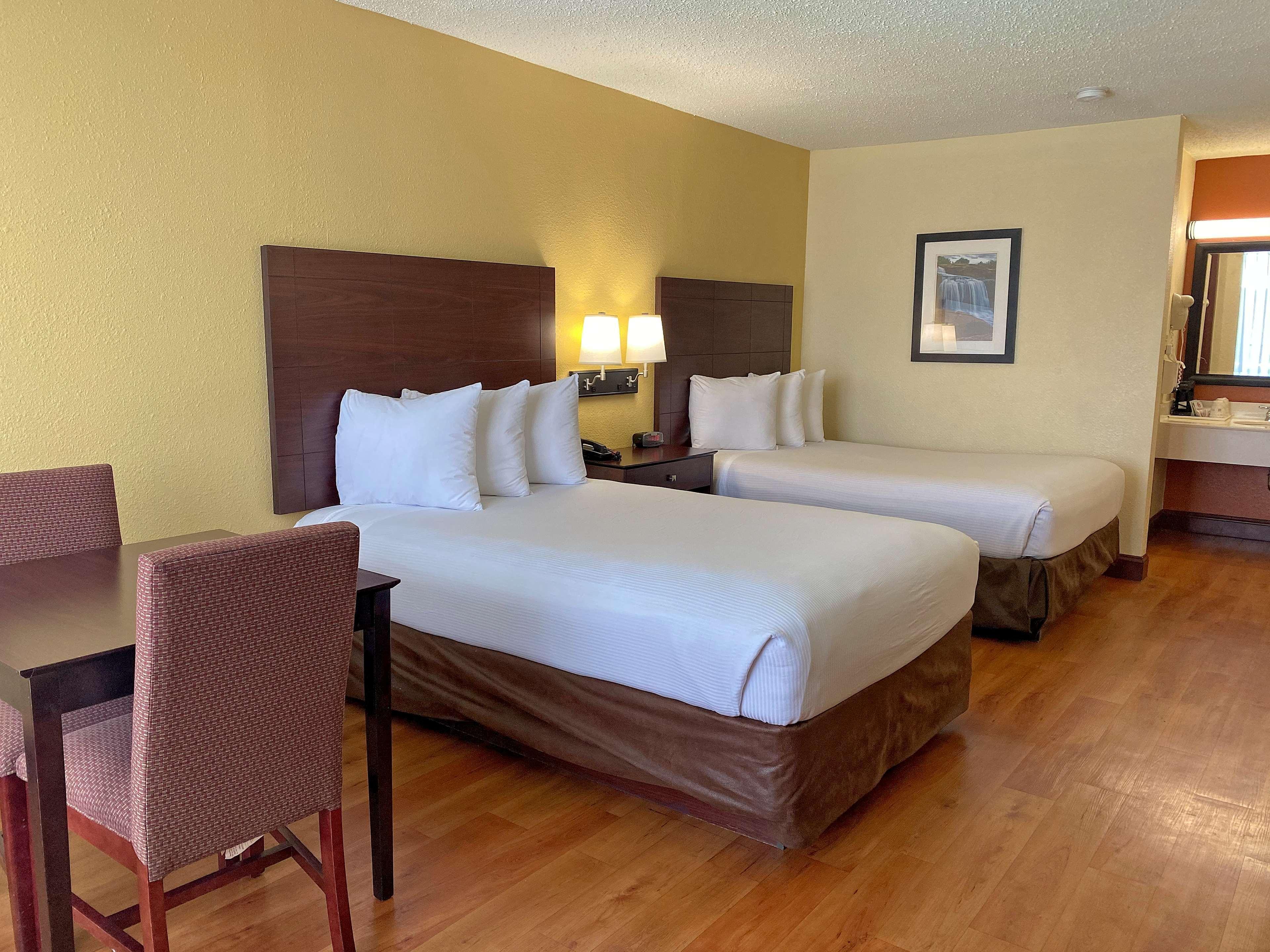Best Western Greenville Airport מראה חיצוני תמונה