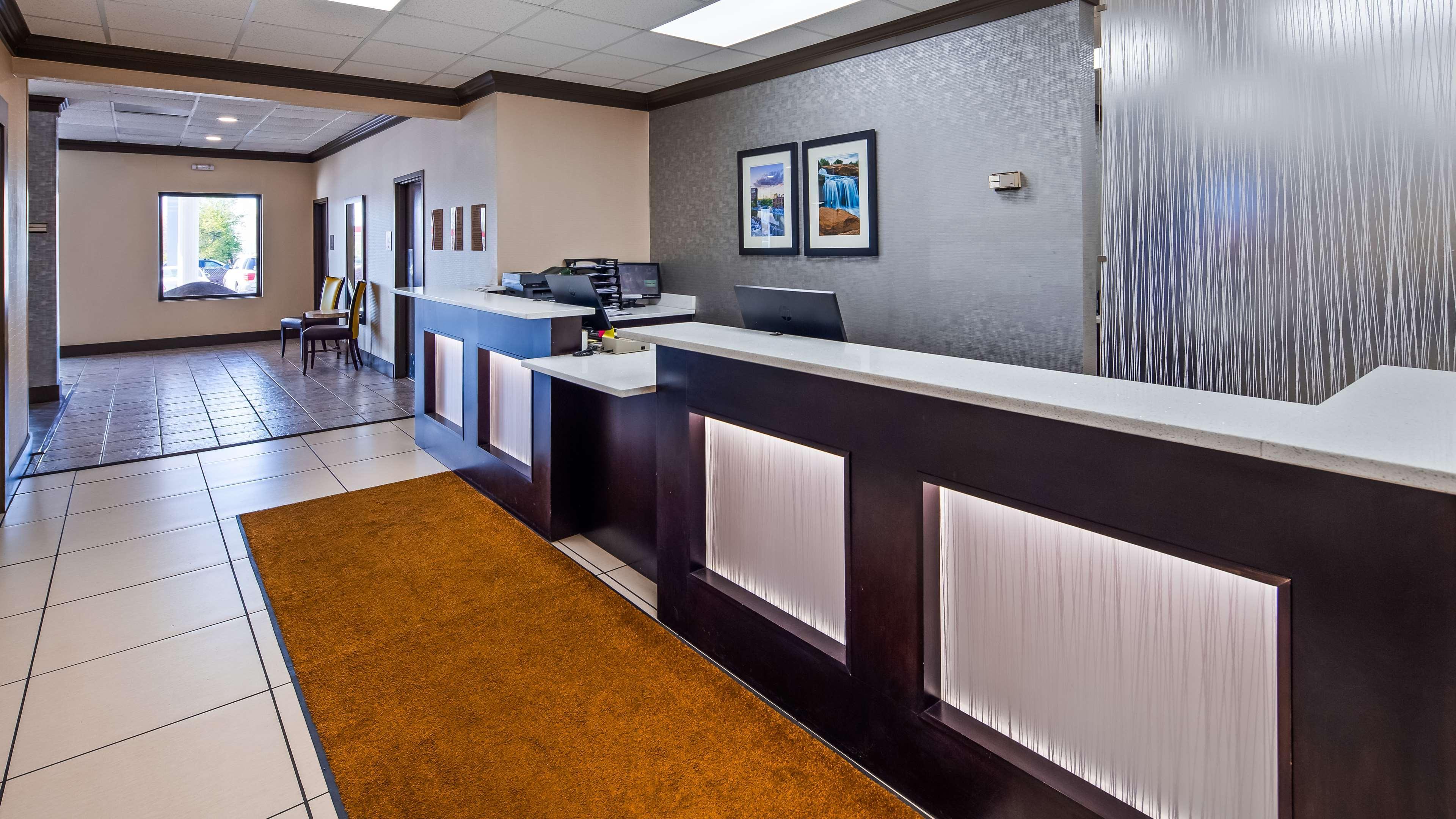 Best Western Greenville Airport מראה חיצוני תמונה