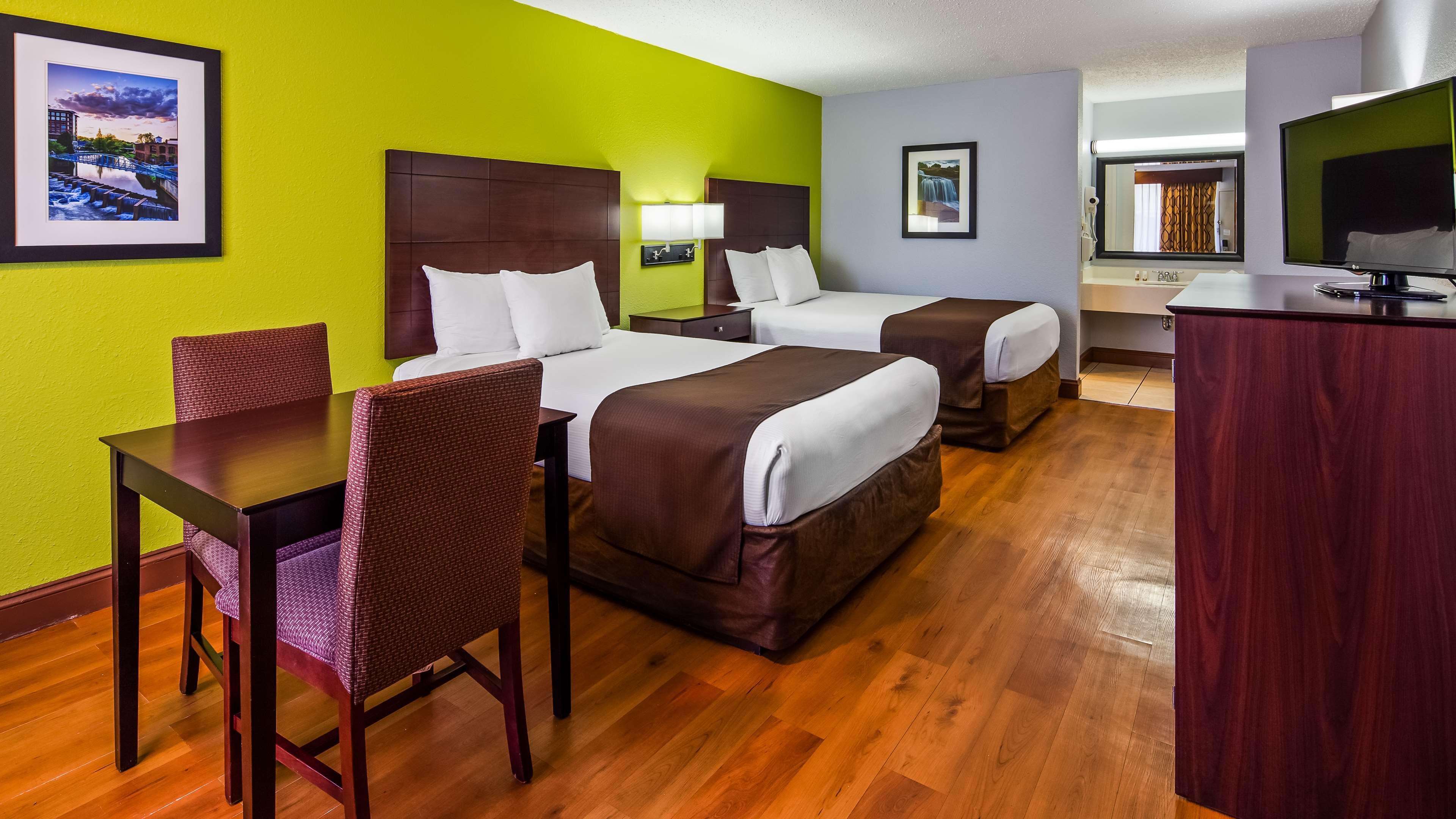 Best Western Greenville Airport מראה חיצוני תמונה