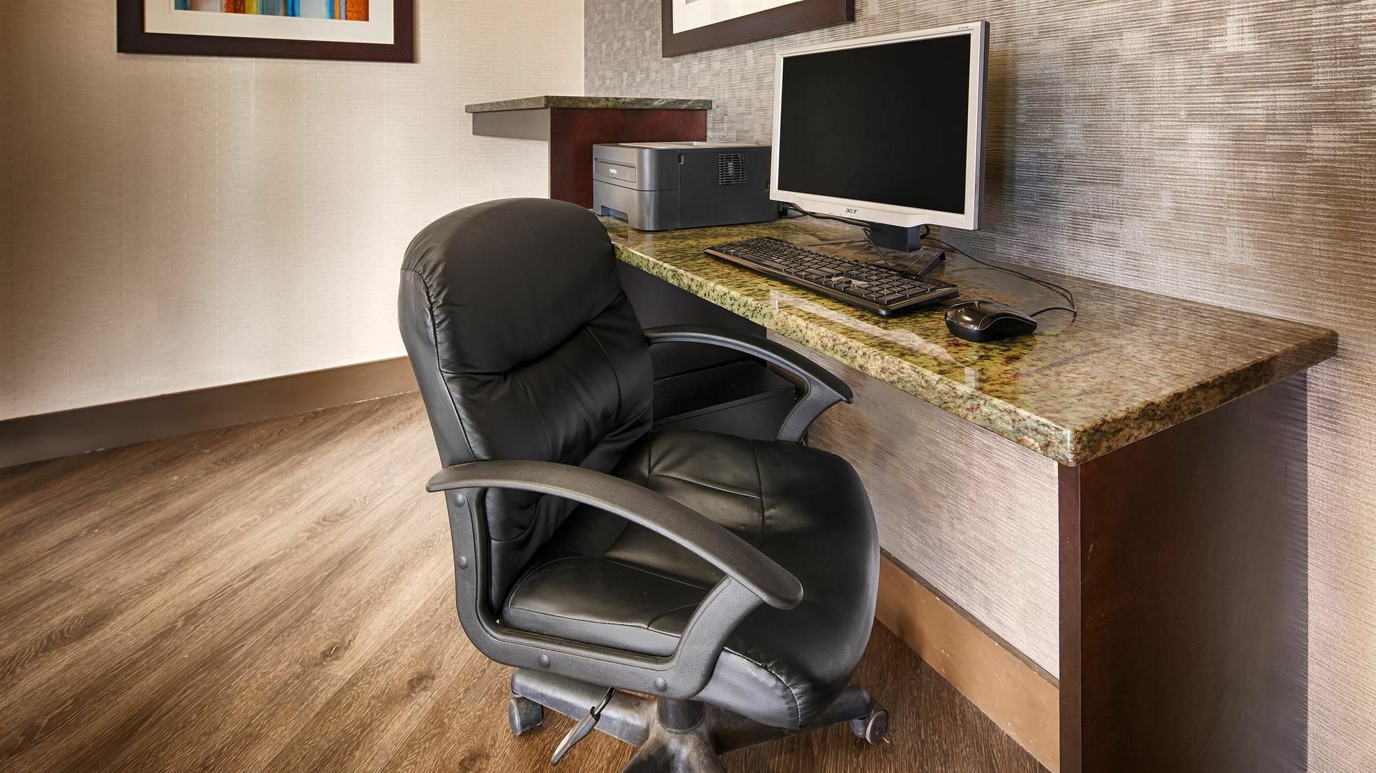 Best Western Greenville Airport מראה חיצוני תמונה